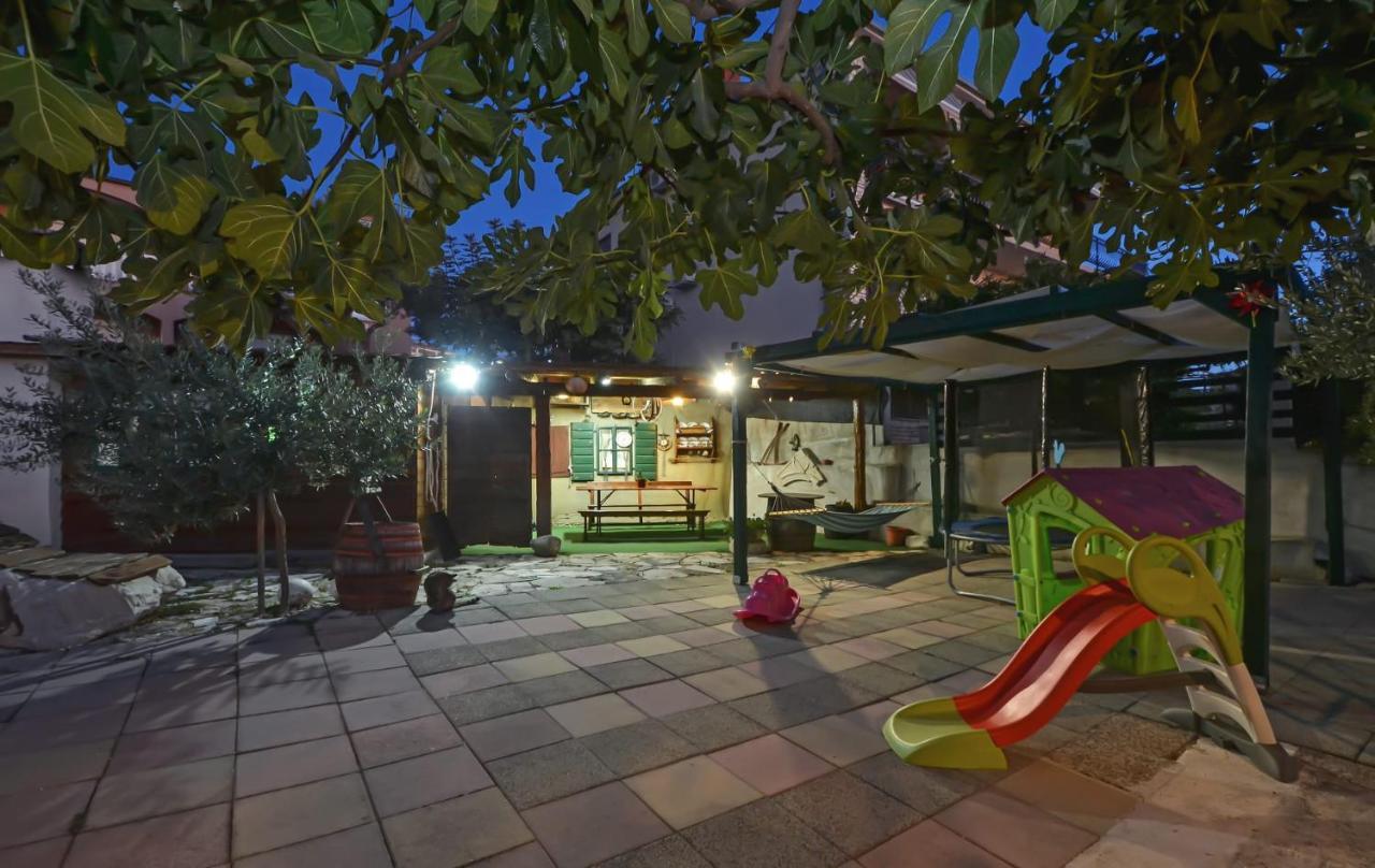 Apartments Santo Trogir - Okrug Gornji Exterior foto